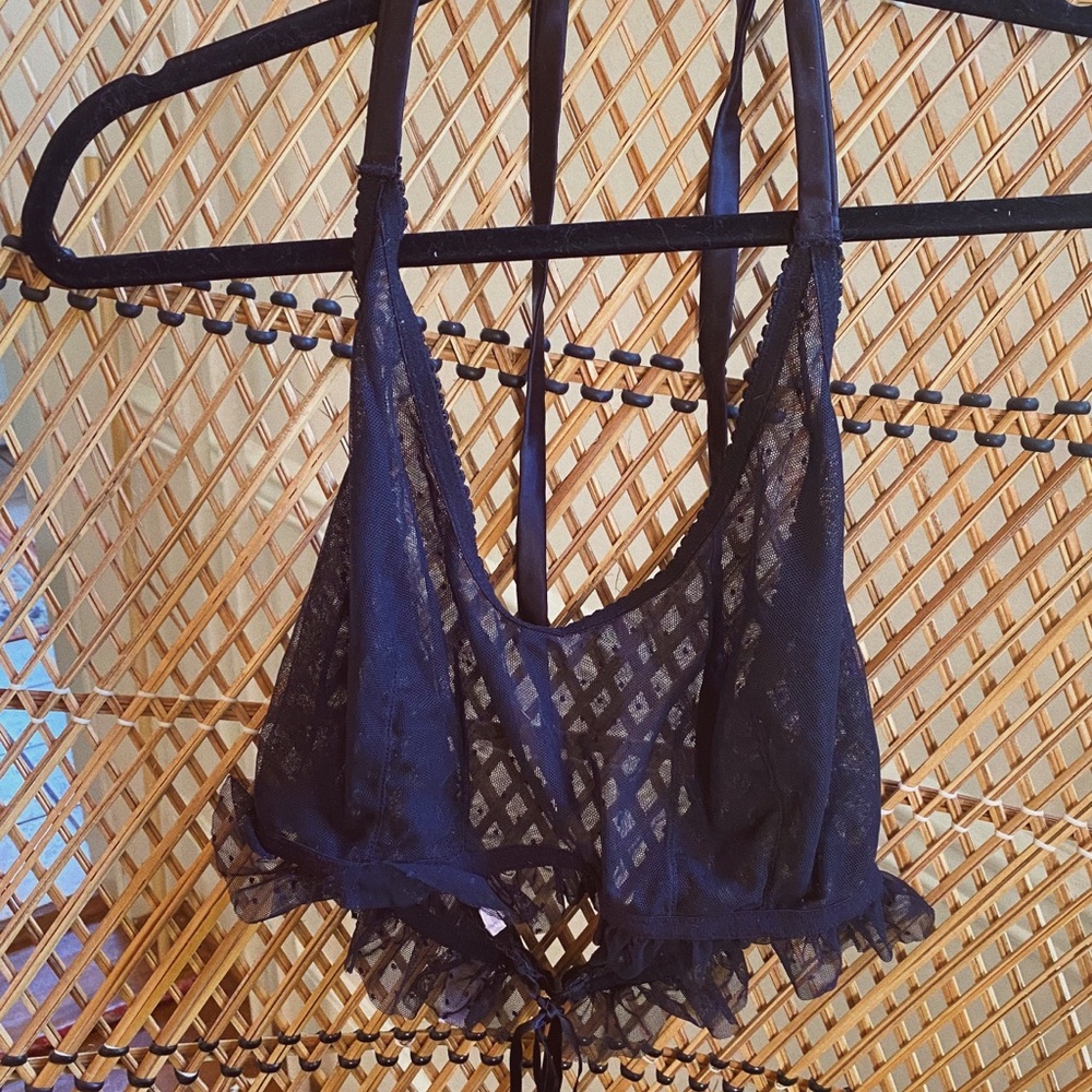 SavageXFenty black haltar bra